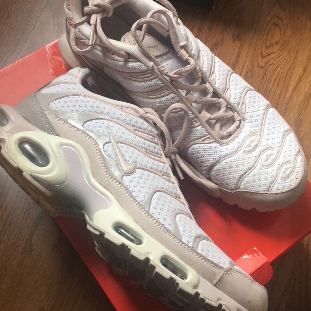 Nike Air Max Plus | PINK & GRAY (Nike TN’s)